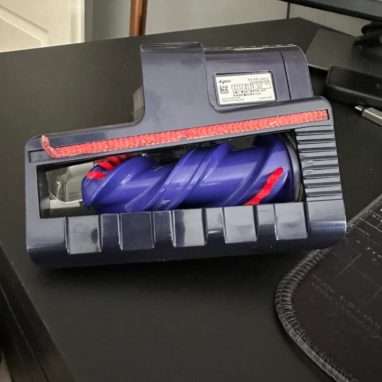 Dyson Süpürgenin Görsel Parçası Neden Koptu?