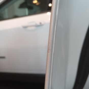 Jeep Compass 2024 Mängel an Fahrzeug bei Übergabe, unprofessionelle Handhabung