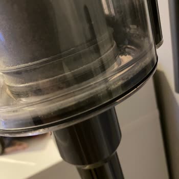 Dyson V15 Detect Submarine Leaks Dust & Clogs Metal Filter – Ongoing Issues