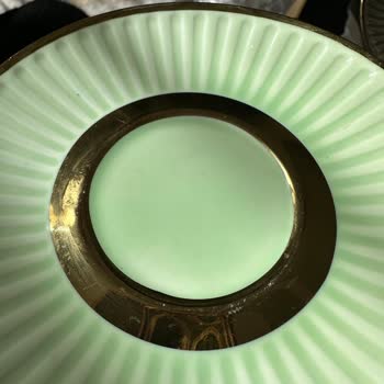 Çiziklerle Dolu Fincan Takımı Hayal Kırıklığı