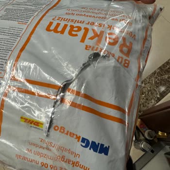 Columbia Montum Kargoda Hasar Gördü