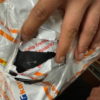 Columbia Montum Kargoda Hasar Gördü