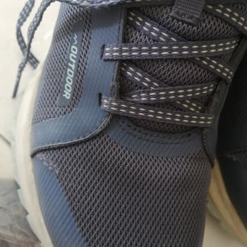 Skechers Ayakkabının File Yırtılması Ve Mağaza İlgisizliği