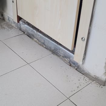 Ege Üniversitesi Hastanesi'nde Hijyen Sorunları Ve Ameliyat Gecikmeleri!