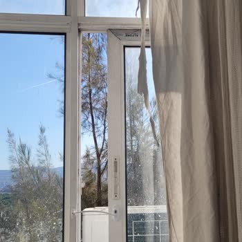 Ege Üniversitesi Hastanesi'nde Hijyen Sorunları Ve Ameliyat Gecikmeleri!