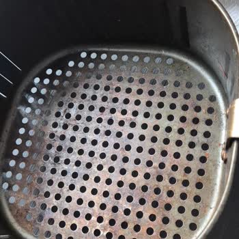 Kumtel Airfryer'ın İç Hazne Ve Sepet Sorunu: Paslanma Ve Kullanım Zorluğu