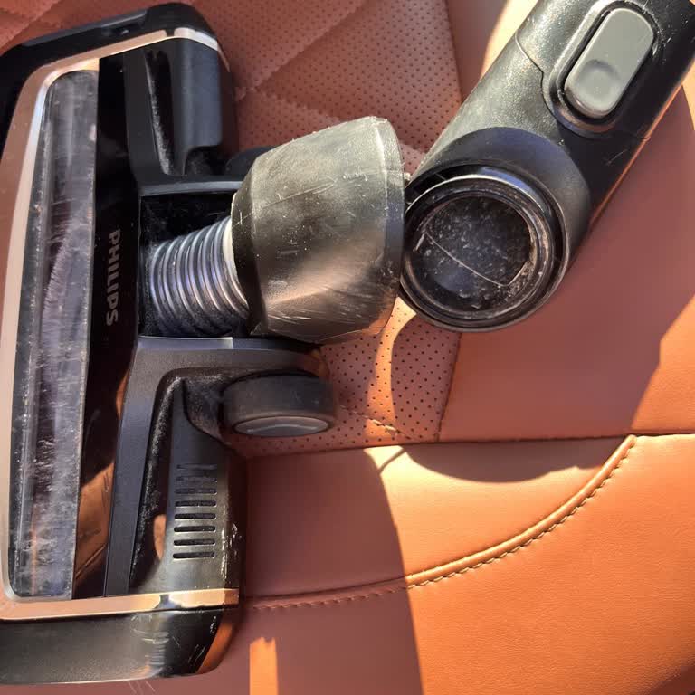 Philips Aqua Trio 9000 Süpürge Başlığı Kırılma Sorunu