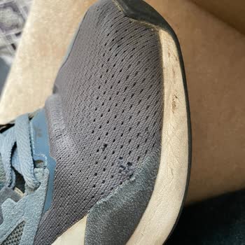 Reebok Ayakkabının Hızlı Çürümesi Şaşkınlık Yarattı