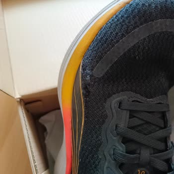 Puma Ayakkabıda Yırtılma Ve İlgisiz Mağaza Süreci