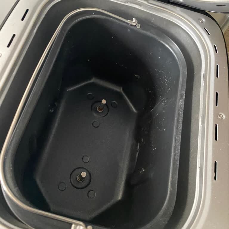 Eksik Parçalar Nedeniyle Kullanılamayan Ekmek Makinesi