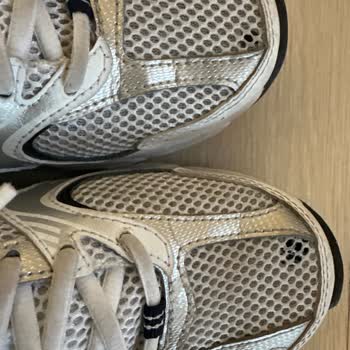 Ayakkabıda Beklenmedik Deformasyon Ve Renk Atması