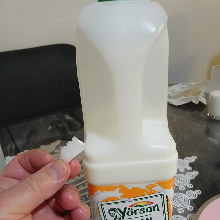 Yörsan Ayranda Plastik Tehlikesi: Çocuklar İçin Risk!