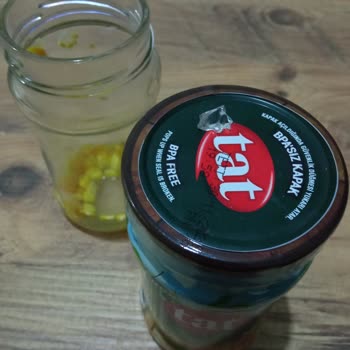 Tat Mısır Kavanozunda Tehlikeli Cam Parçası Şoku