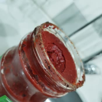 BİM'den Alınan Salçalarda Kurt Şoku