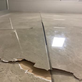 Ispartakule Evlerinde Sürekli Çatlayan Duvarlar Ve Çözüm Bulunamayan Sorun