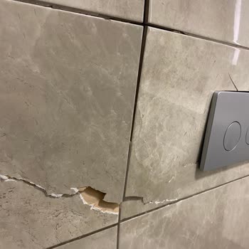 Ispartakule Evlerinde Sürekli Çatlayan Duvarlar Ve Çözüm Bulunamayan Sorun