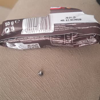 Snickers Contains Foreign Particles – Quality Control Failing