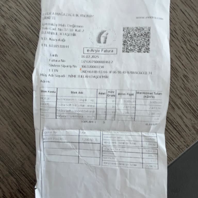 Evidea'dan Aldığım Kitaplık Montajda Paramparça Oldu