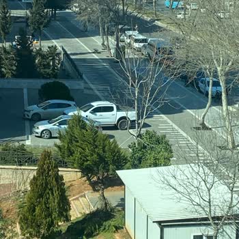 Emniyet Genel Müdürlüğü Kaldırım İşgali: Çözüm Bekleyen Araç Parkı Sorunu