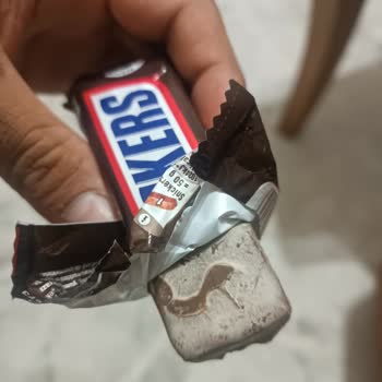Snickers шоколад белый, срок годности в норме