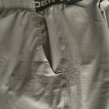 Under Armour Şortta Beklenmedik Tüylenme Sorunu