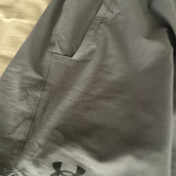 Under Armour Şortta Beklenmedik Tüylenme Sorunu