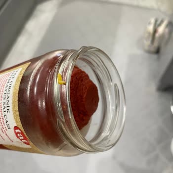 Organik Salçada Kurtçuk Şoku!