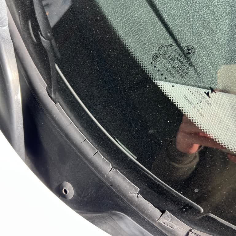 BMW 1.16ED'de Erken Deformasyon Ve Su Sızdırma Sorunu