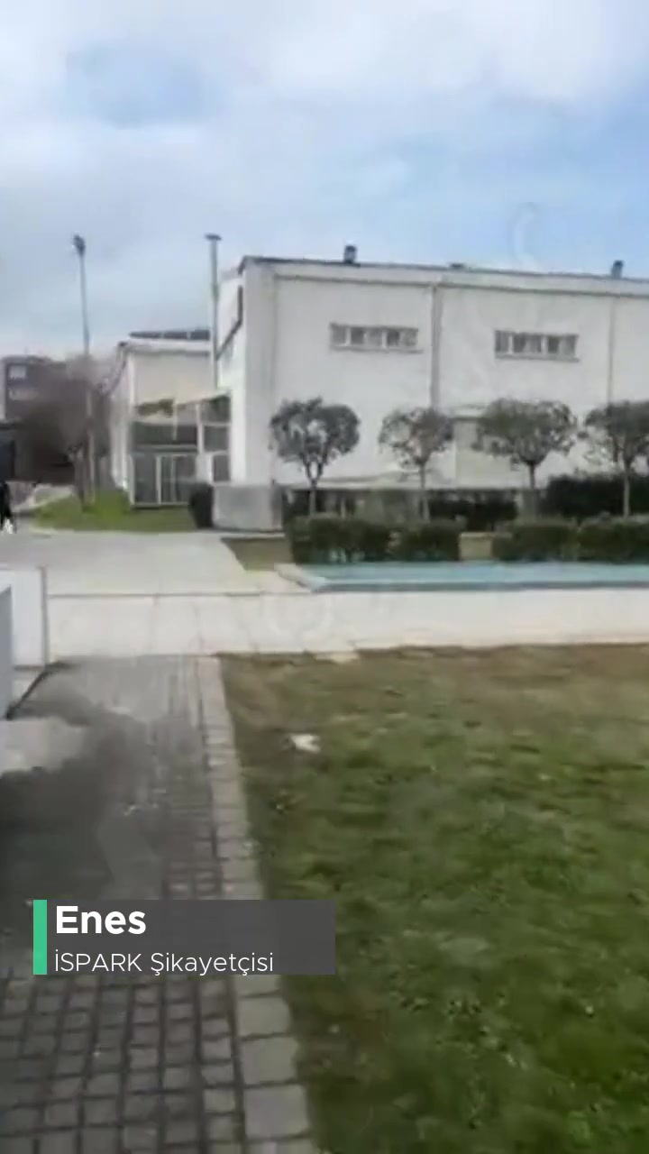 İspark Asansör Çalışmıyor, Merdivenler Pislik İçinde videonun kapak resmi