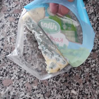 Zincir Marketten Alınan Sütaş Kaşar Peynirinin Bozulması!