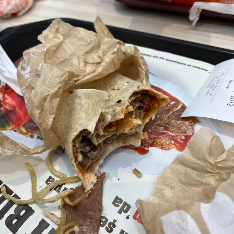 Usta Dönerci'de Kuru Ve Kayış Gibi Döner Deneyimi