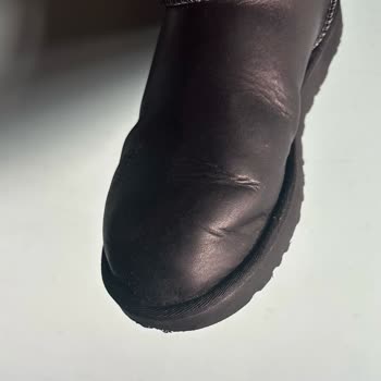 Ünlü Marka Ayakkabının 3 Gün İçinde Çatlaması