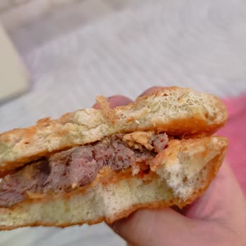 Çiğ Hamburger Ve Donuk Peynir Şoku