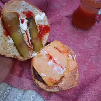 Çiğ Hamburger Ve Donuk Peynir Şoku