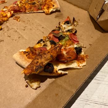 Domino's Erenköy: Pizzaların Kalitesi Hayal Kırıklığı Yarattı