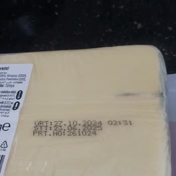 BİM'den Aldığım Kaşar Peynirinde Bozuk Tat Ve Küflenme Sorunu