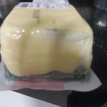 BİM'den Aldığım Kaşar Peynirinde Bozuk Tat Ve Küflenme Sorunu