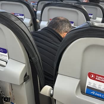 Ajet Uçakta Uzun Süreli Bekletilme ve Yetersiz Hizmet