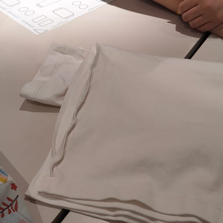 Stradivarius Mağazasında T-shirt Çekme Sorunu Ve İlgisiz Hizmet