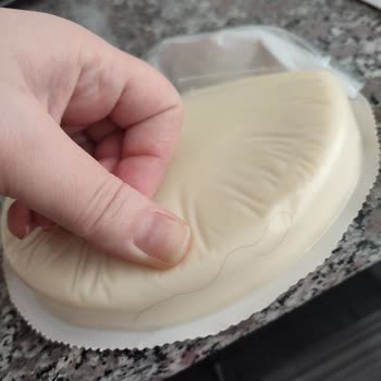 BİM Marketlerde Hijyen Skandalı: Peynirde Saç Çıktı!