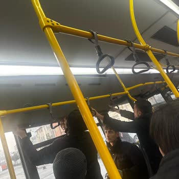 16İ Otobüsünde Güvenlik Sorunları Ve Zamanında Kalkış Problemi