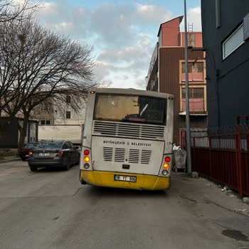 16İ Otobüsünde Güvenlik Sorunları Ve Zamanında Kalkış Problemi