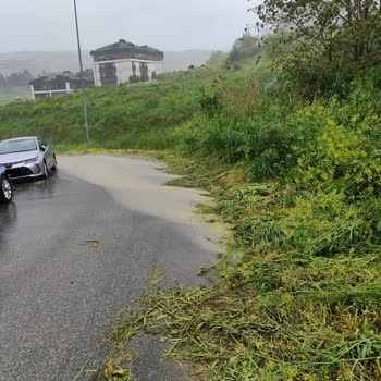 Yağmurda Dereye Dönüşen Sokak Sorunu