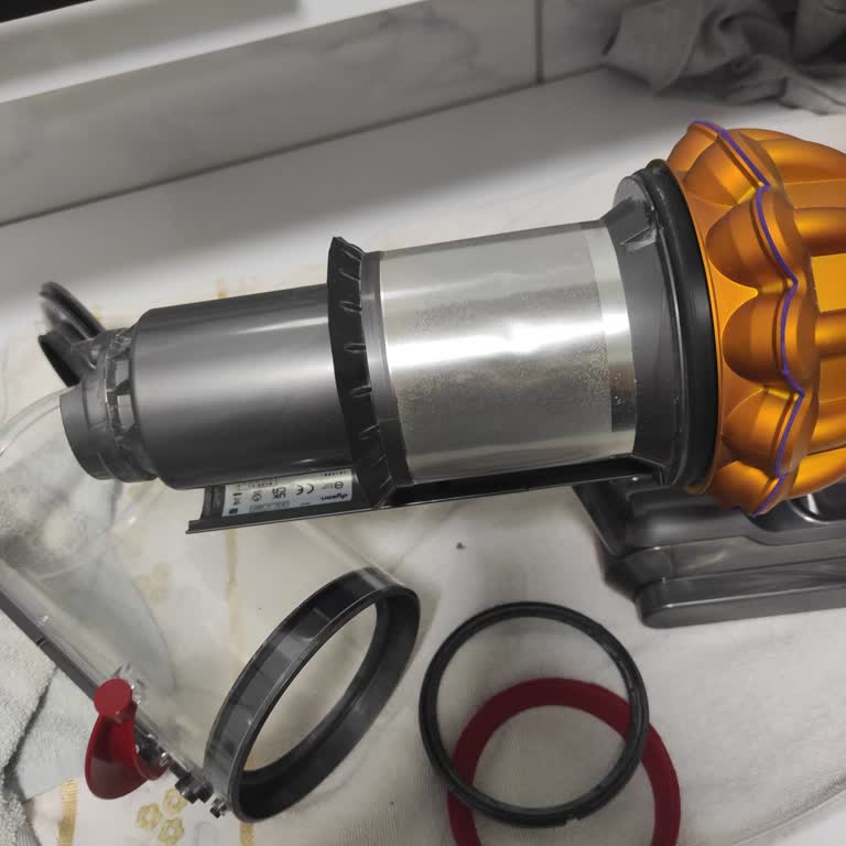 Dyson V15: Beklentileri Karşılamayan Bir Deneyim