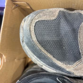 6 Ayda Dağılan Skechers Botlar Ve Mağaza İlgisizliği