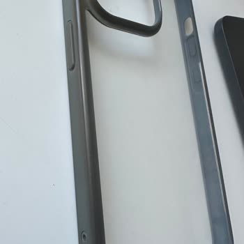 Renk Değişimi Yaşayan Spigen Kılıf Ve Yetersiz Müşteri Hizmetleri