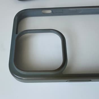 Renk Değişimi Yaşayan Spigen Kılıf Ve Yetersiz Müşteri Hizmetleri