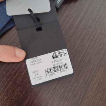 Utopian Store Refuses to Accept Defective Dress by Free Shipping