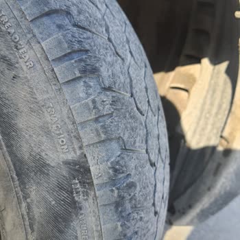 Lassa Lastiklerinin Hızla Aşınması