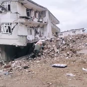Deprem Mağdurları Ve Vestel'in Duyarsızlığı